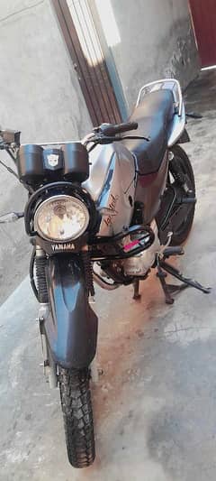 YAMAHA YBR 125