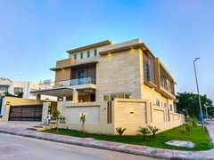 One Kanal House For Rent