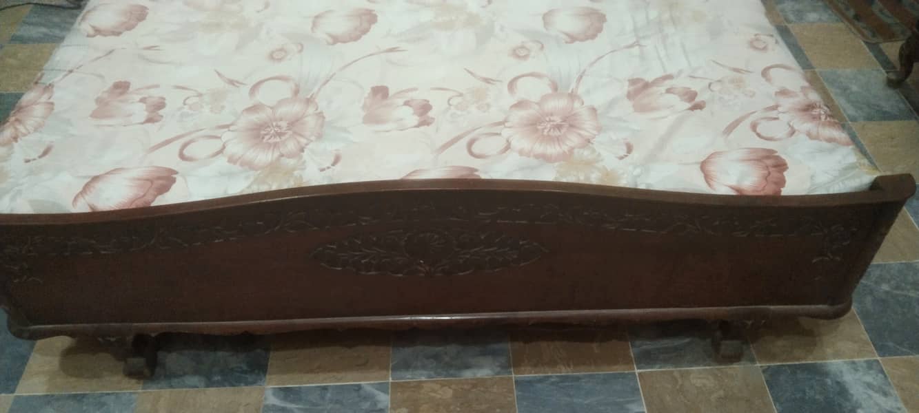 Bed with two side table and dressing table 2