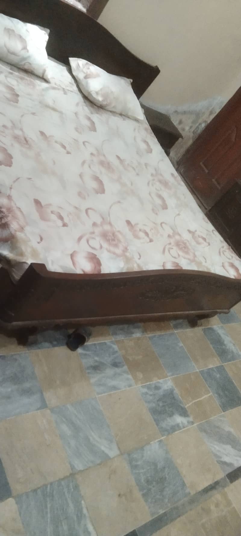 Bed with two side table and dressing table 5