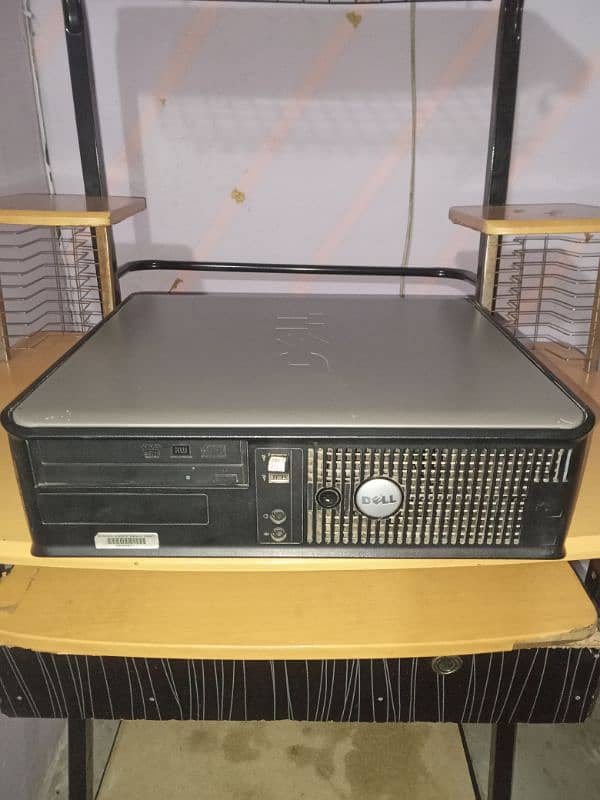 desktop computer with computer table 1