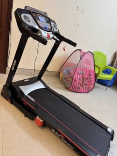 Treadmill in Brandnew Condition with incline option US branded