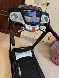 Treadmill in Brandnew Condition with incline option US branded