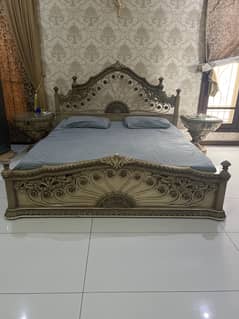 Bed set with dressing table