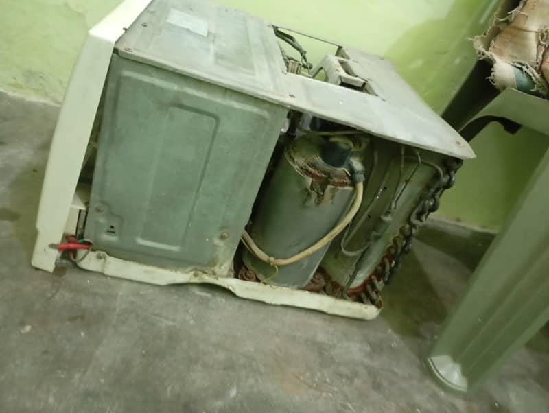 Best Cooling and Good Condition Running window ac 1