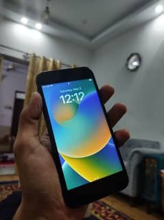 Urgent sale iphone 8 non pta 64GB
