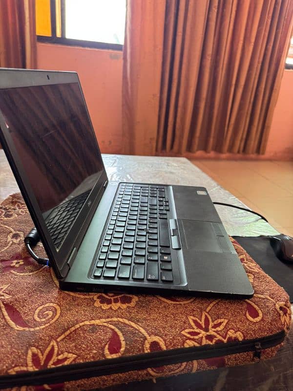 Dell latitude 5591 i-7 8th Gen, 2 GB, MX 130 card, Touch 16/512 SSD 18