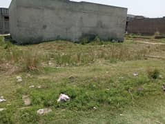 5 Marla plot for sale at ideal location, great investment
