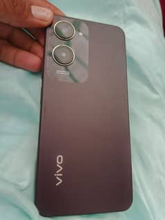 vivo y 18s one hand used