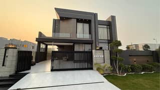 1 Kanal Modern Designs House For Sale in DHA LAHORE Phase 7
