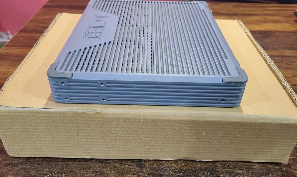Juniper EX2300-C Compact Ethernet Switch (Renewed) 15