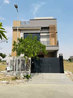 Ultra Modern Style House For Sale In Royal Palm City