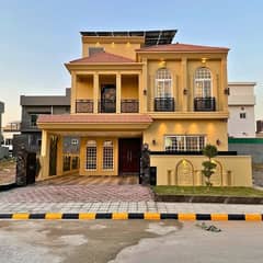 4 Beds Brand New 10 Marla House for Sale in Ex Air Avenue DHA Phase 8 Airport road Lahore.