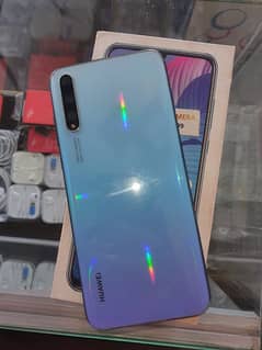hweai y8p with box charjr لالیاں