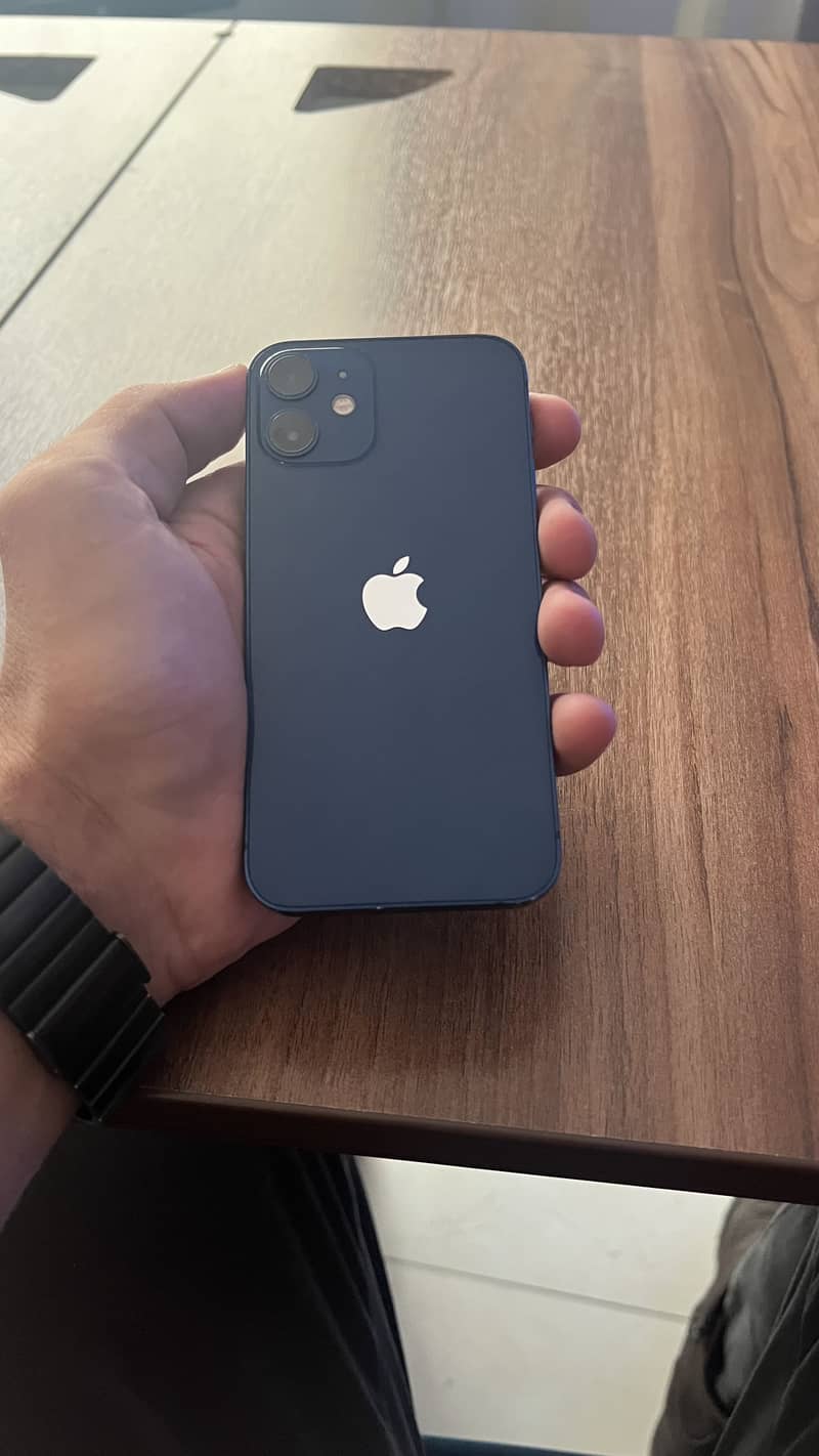 Iphone 12 mini in used 10/10 condition jv 4