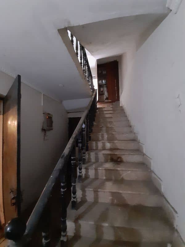 Dha Muslim Commerical  Big Basement 800ft available 6