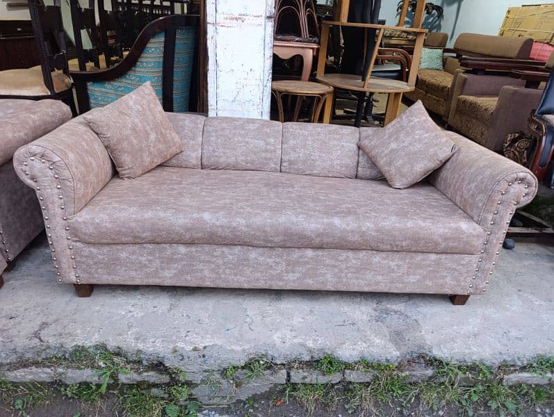 7  seater sofa extra large size in excellent condition 3+2+1+1 10