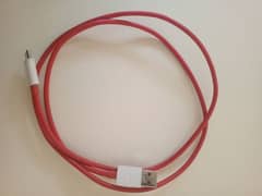 OnePlus original charging cable.