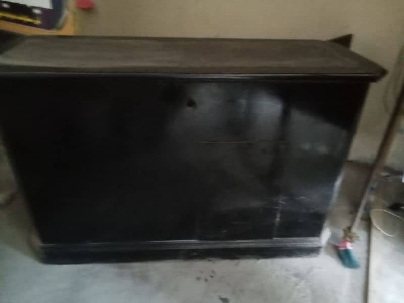 1 Computer table / 1 Counter/ 1 Bardana 0