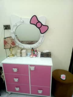 Kitty bedroom set ( luxury bed set)