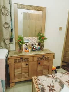 bed,sidetables and dressing