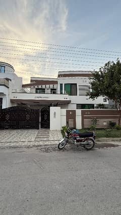 Kanal House Available For Sale In Gujranwala DC Colony Near Main Plaza Ravi Block, City Gujranwala