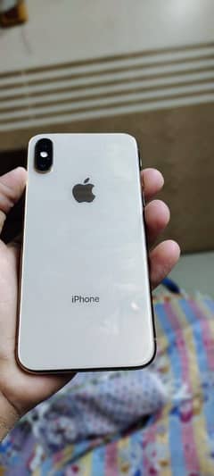 iPhone xs battery health 100% condition 10 by 8