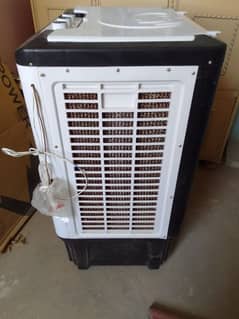 bhut achi condition h 12 volt electricity k bachat