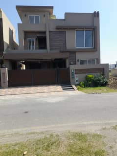 20 MARLA LAVISH HOUSE AVAILABLE FOR RENT IN DHA PHASE 4