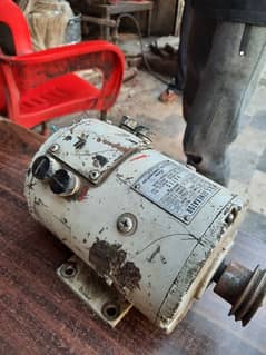 Toshiba DC Generator – 100V, Permanent Magnet, Japan Made