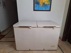 Dawlance double door freezer \fridge for sale in mint condition