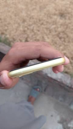 Iphone 11 Not PTA, A1 condition 10/10