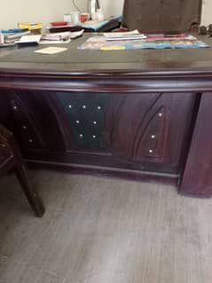 Full Size Office Table for sale in reasonable price