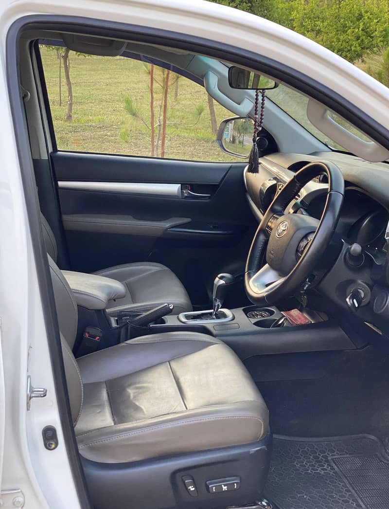 Toyota Revo 2017 Model For Sale in Islamabad 10