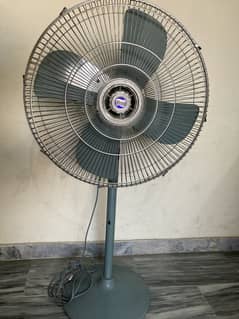 Padestal Fan Almost new