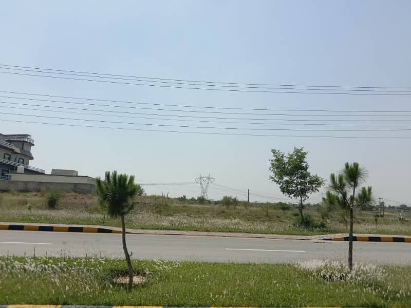 10 marla Plot For sale in FOECHE B_Block 3