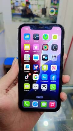I phone 11 64 GB fac I'd ok