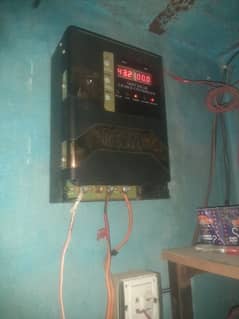 mppt solar charge controlar 70a new confition