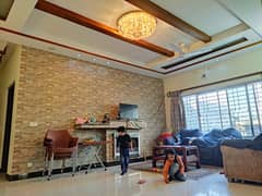 12 marla upper portion available for rent 2 bed attatch bath. .