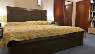 Double bed n 02 x side tables of sheesham wood in pristine condition