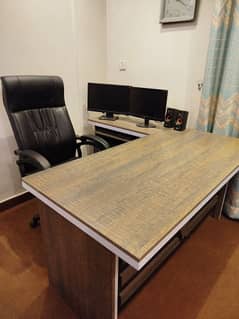 Computer table with chair with side table
