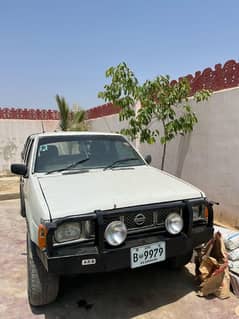 Nissan Navara 1990