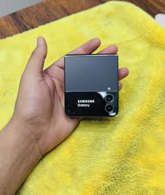 SAMSUNG ZFLIP 4