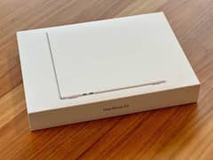 Macbook Air M3 15-inch box pack