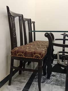 Dining Table for urgent sale
