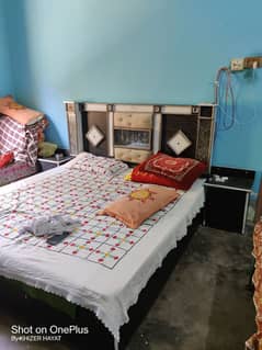 good condition clean bed and clean Almera
