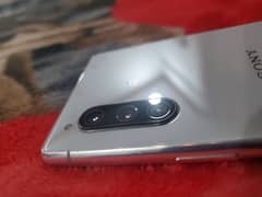 Sony Xperia 5 official