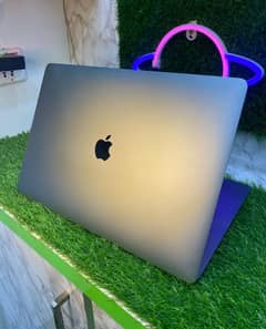 apple MacBook pro 2020/2019