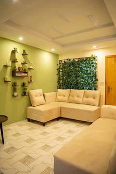 2 BED LUXURY FURNISHED FOR RANT IN GULBERG GREEN