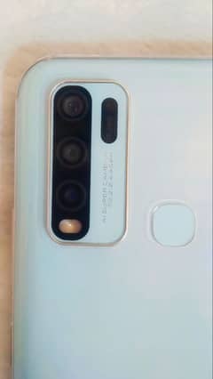vivo Y30 (4+64) see pictures 10/10 condition full box